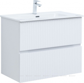    Aquanet  100  