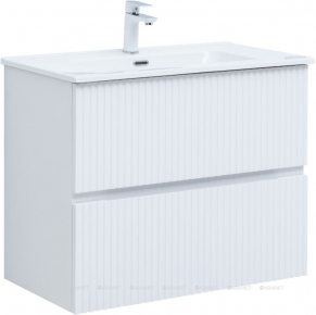   Aquanet  100  